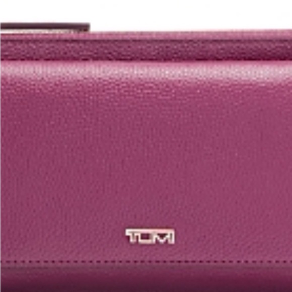 TUMI Belsen Crossbody Wallet - Picture 4 of 7